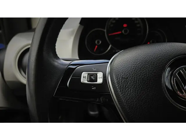 Volkswagen up! 1.0 BMT high up! 2019 Benzine 13