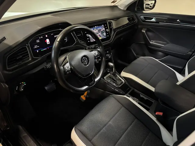 Volkswagen T-Roc 1.5 TSI Sport ACC PANO' 2018 Benzine 33
