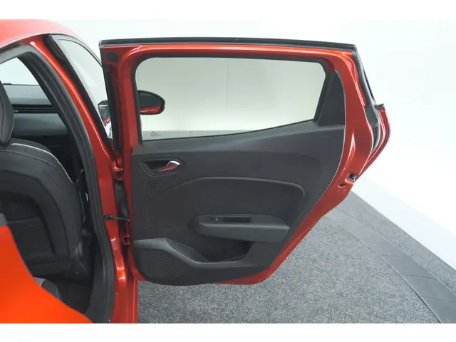 Renault Clio 1.0 TCe 90 GPF techno 2025 Benzine 75