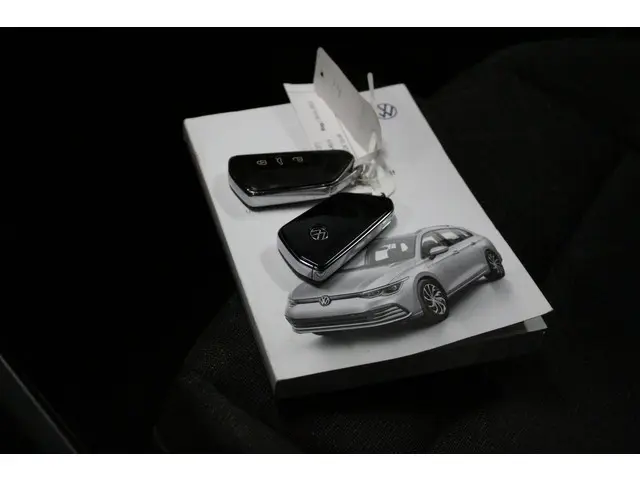 Volkswagen Golf Variant 1.0 TSI Life 2022 Benzine 37