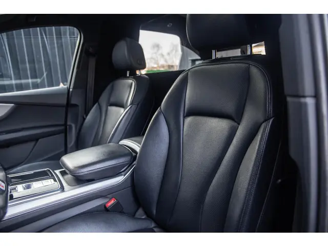 Audi Q7 SQ7 S-Line Grijs kenteken 2020 Diesel 20