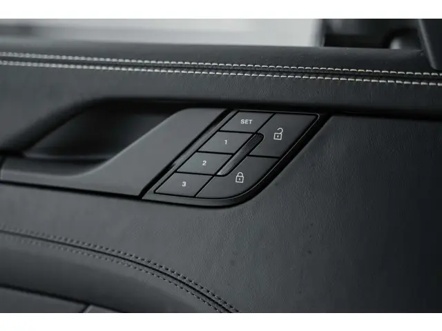 Porsche 911 Carrera GTS 2025 Benzine 36