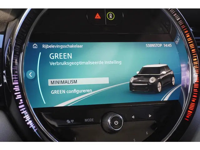 MINI 5-Deurs Cooper C 2023 Benzine 16