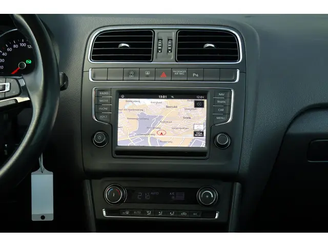 Volkswagen Polo 1.2 TSI Comfortline 2015 Benzine 29