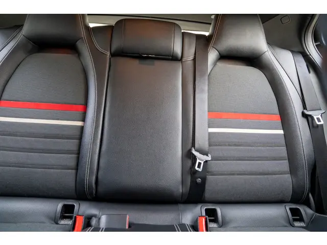 Mercedes-Benz A-Klasse 180 Prestige 2015 Benzine 24