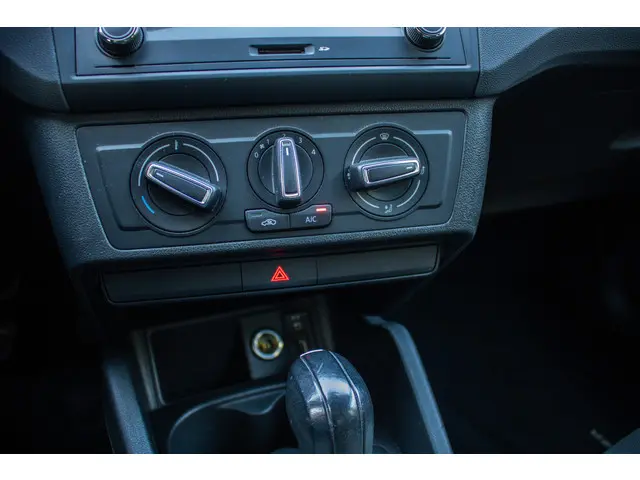 SEAT Ibiza 1.0 EcoTSI Style Connect 2017 Benzine 24