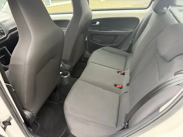 Volkswagen up! 1.0 BMT move up! 2e eigenaar !! 2018 Benzine 16