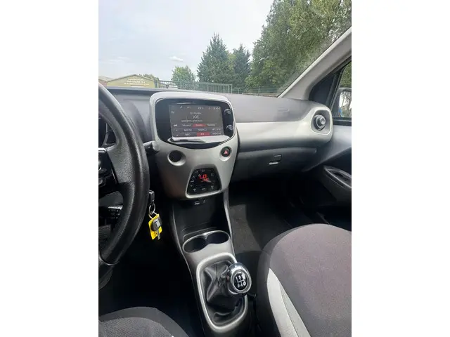 Toyota Aygo 1.0 VVT-i x-pose /Airco/Led/ 2017 Benzine 11