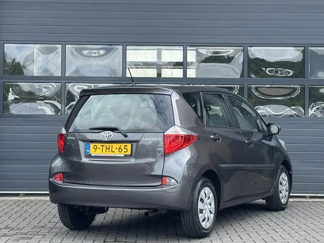 Toyota Verso-S 3
