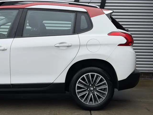 Peugeot 2008 1.2 PureTech Active 2015 Benzine 24