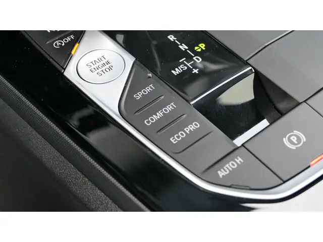 BMW 1 Serie 118i Executive Edition 2020 Benzine 51