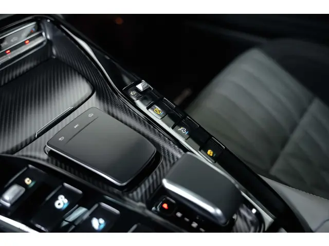 Mercedes-Benz AMG GT 4.0 Premium 2022 Benzine 35