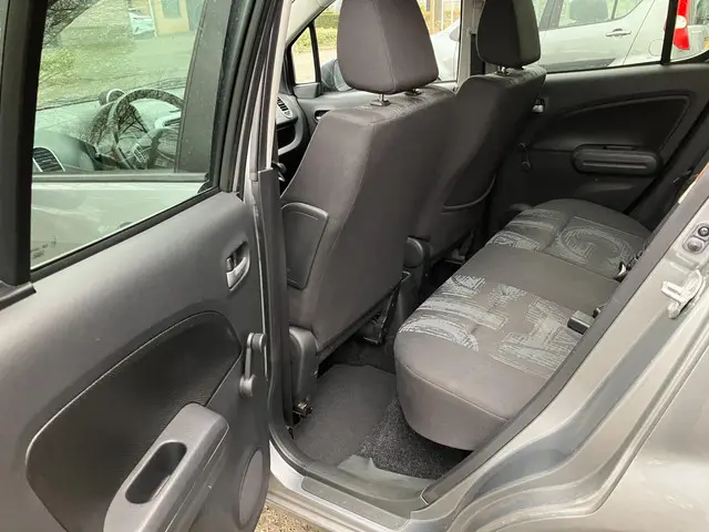 Opel Agila 1.0 Edition Airco 99000 Km N.a.p 2012 Benzine 8