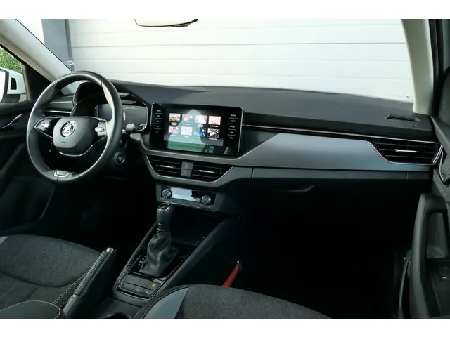 Škoda Kamiq 1.0 TSI Business Edition 2021 Benzine 18