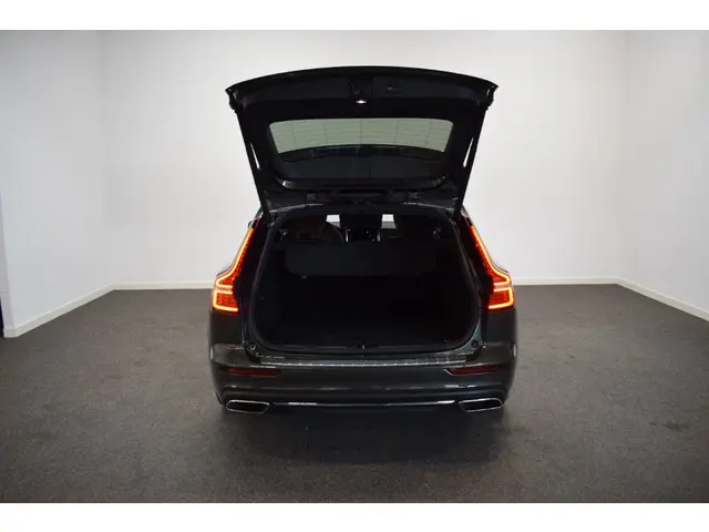 Volvo V60 2.0 T5 250pk AUT8 Inscription 2020 Benzine 20
