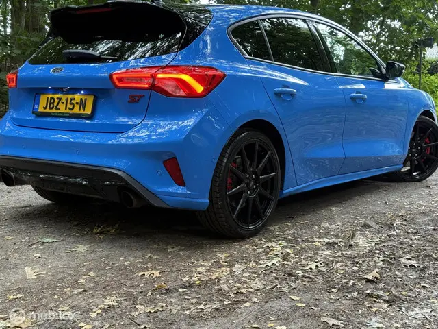 Ford Focus 2.3 EcoBoost ST-X BJ.2022 281pk 2022 Benzine 11