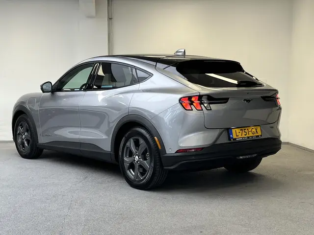 Ford Mustang Mach-E RWD 75 kWh 2021 Elektrisch 10