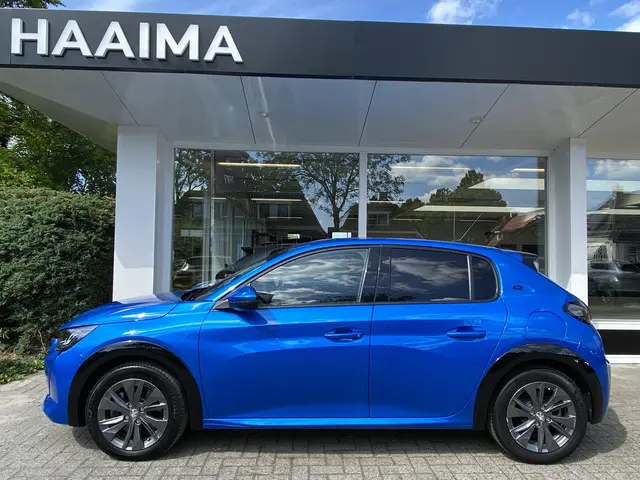 Peugeot e-208 3