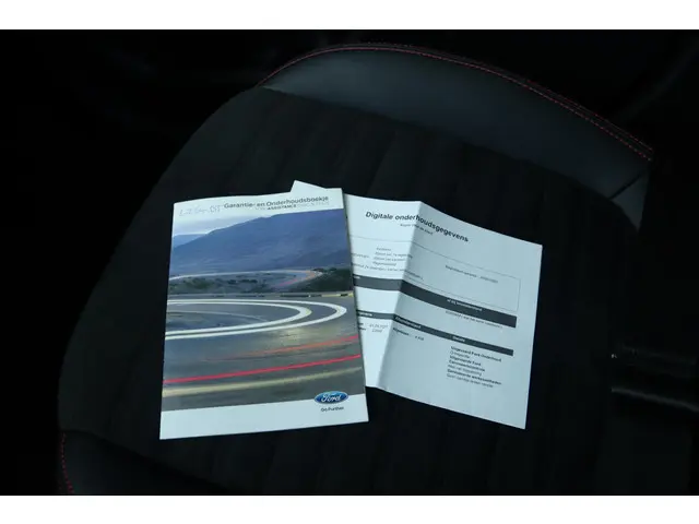 Ford Kuga 2.5 PHEV ST-LINE X 2021 Hybride Benzine 42