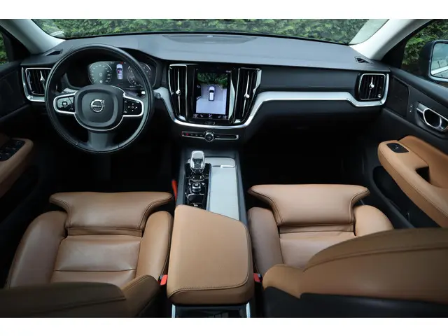 Volvo V60 2.0 B4 Inscription 2022 Benzine 32