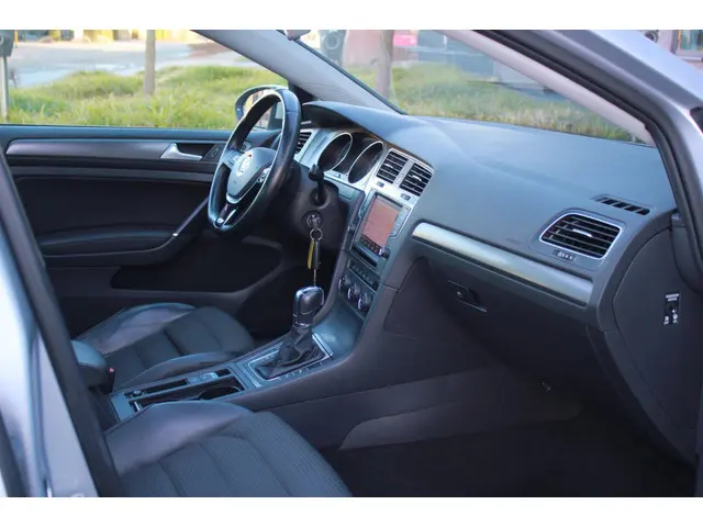 Volkswagen Golf 1.4 TSI ACT Highline 2013 Benzine 14