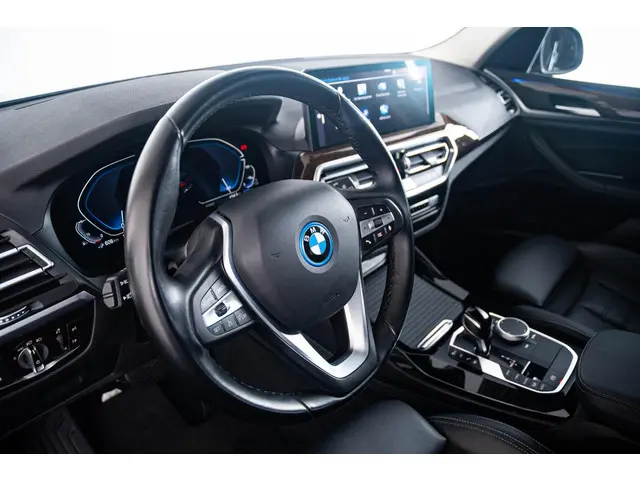 BMW X3 xDrive30e 2022 Hybride Benzine 51
