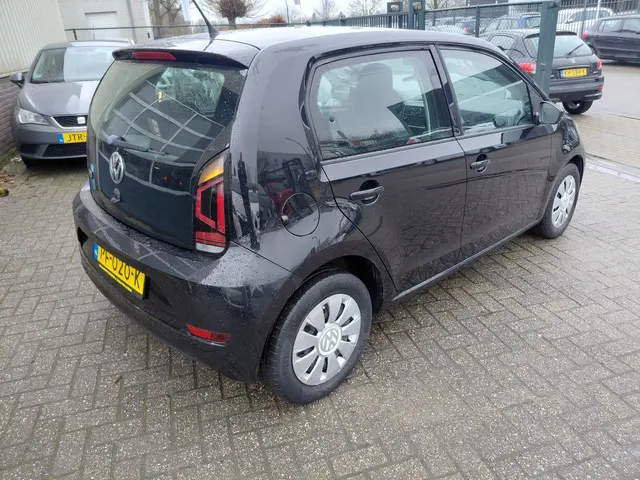 Volkswagen up! 3