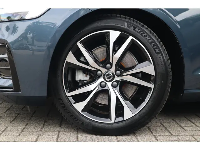 Volvo V60 2.0 B3 Plus Dark 2024 Benzine 4