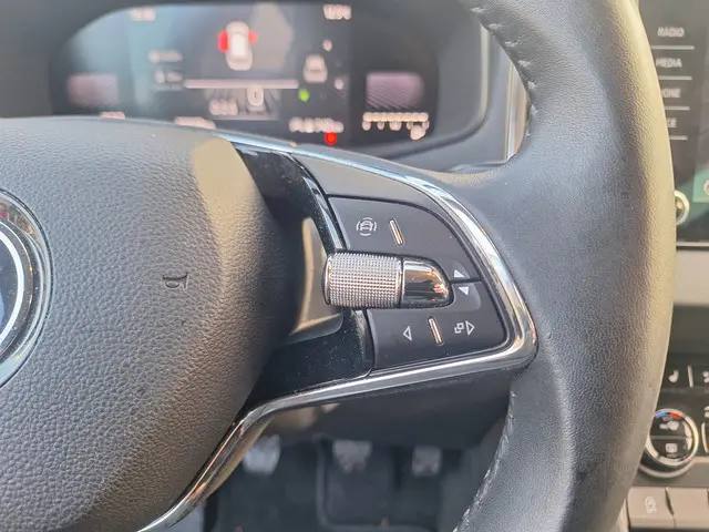 Škoda Karoq 1.0 TSI Ambition 2023 Benzine 19