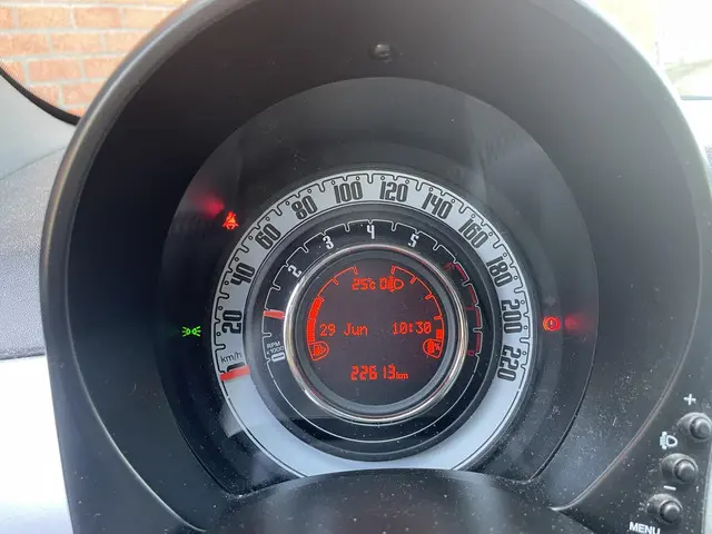 Fiat 500 1.0 69pk Hybrid Connect 2021 Benzine 10