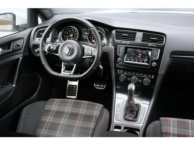 Volkswagen Golf 2.0 TSI GTI Performance 2014 Benzine 27