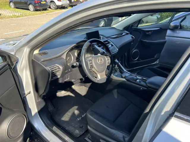 Lexus NX 300h GARANTIE 2015 Hybride Benzine 11