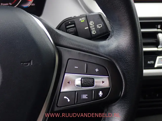 BMW 1 Serie 118i 2021 Benzine 23