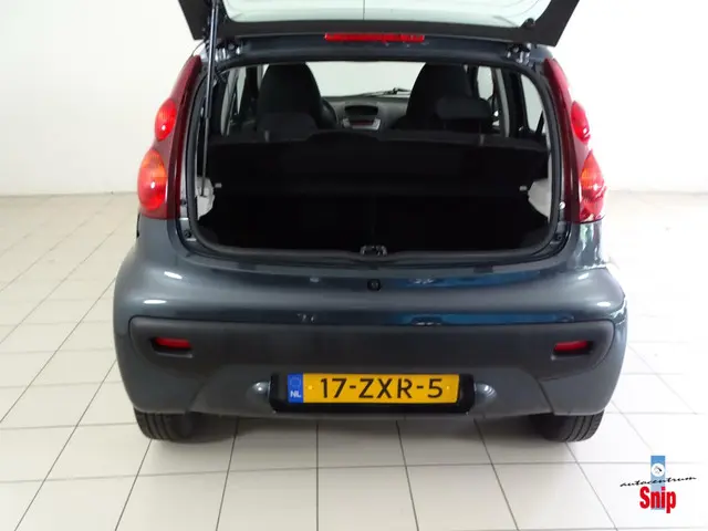 Peugeot 107 1.0 Active 2013 Benzine 11