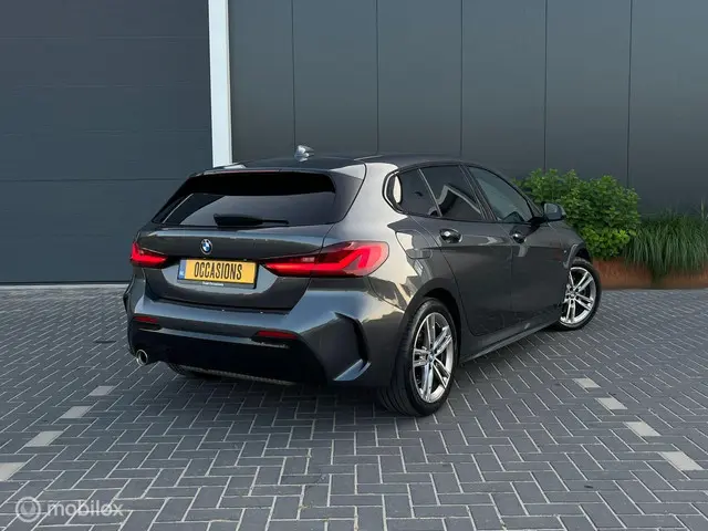 BMW 1 Serie 118i M Pack Sport NAV LED LEER 2021 Benzine 12