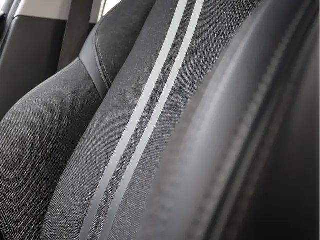 BMW 1 Serie 118i Business Edition 2022 Benzine 50