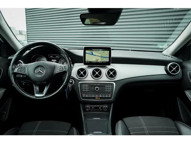 Mercedes-Benz GLA 250 4Matic 2015 Benzine 7