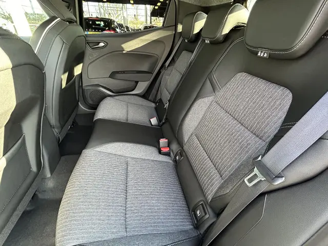 Mitsubishi Colt 1.0T MT First Edition 2025 Benzine 8