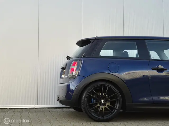 MINI Cooper Mini 1.5 Chili Serious Business 2014 Benzine 9