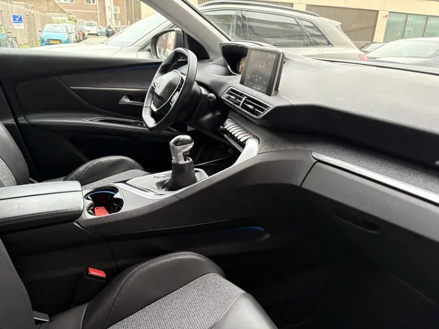 Peugeot 3008 1.2 PureTech Allure 2019 Benzine 8