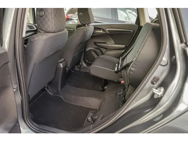 Honda Jazz 1.3i VTEC COMFORT 2018 Benzine 29