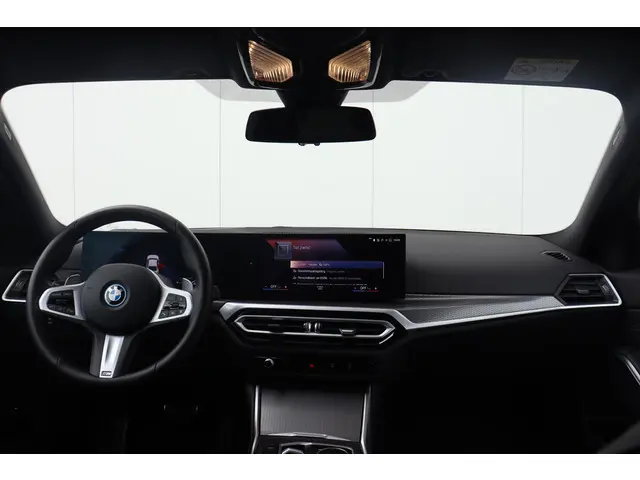 BMW 3 Serie 330e 2024 Hybride Benzine 19