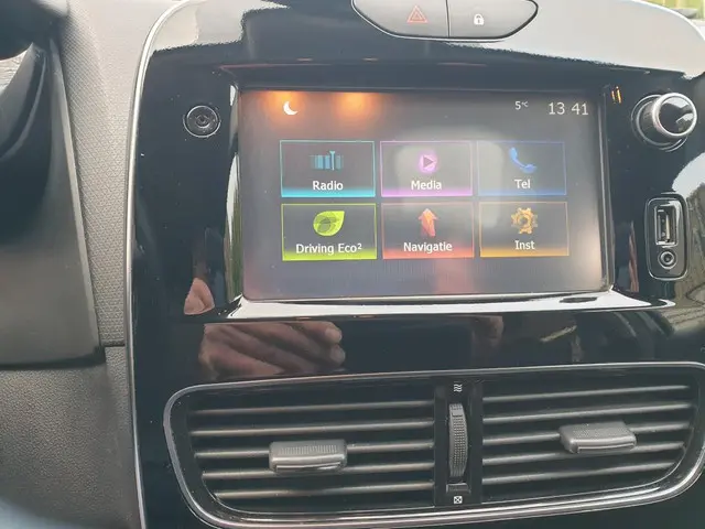 Renault Clio Estate 0.9 TCe Limited 2017 Benzine 8