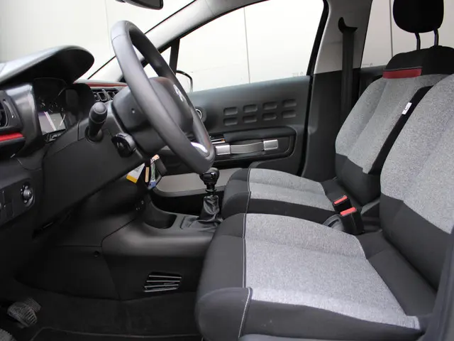 Citroën C3 1.2 PureTech C-Series 2021 Benzine 12