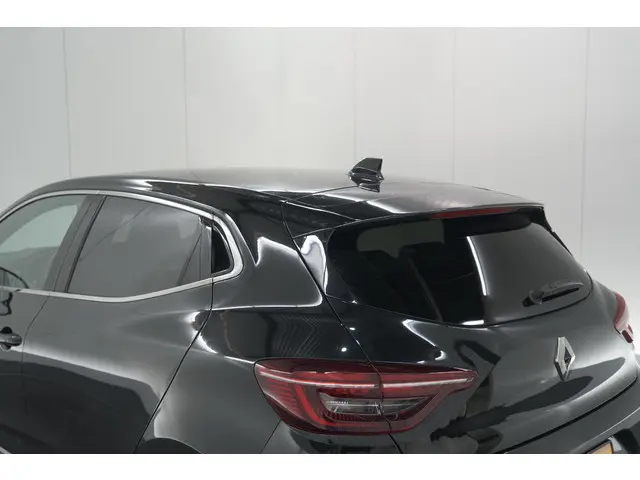 Renault Clio TCe 130 EDC Initiale Paris 2020 Benzine 26