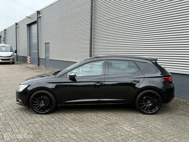 SEAT Leon 1.0 EcoTSI Style Connect 2015 Benzine 4