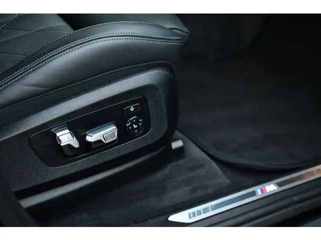 BMW XM V8 650pk 30kWh 2023 Hybride Benzine 84