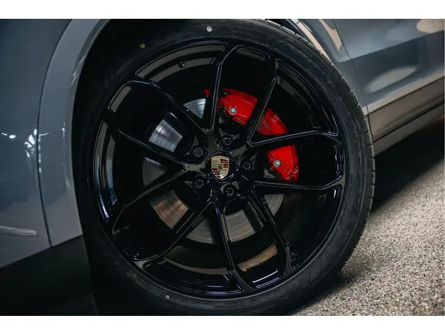 Porsche Cayenne Coupé 3.0 E-Hybrid 2024 Hybride Benzine 3