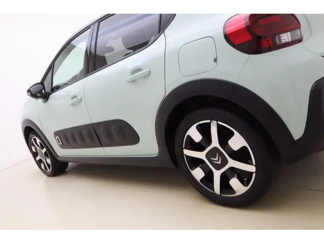 Citroën C3 1.2 PureTech Shine 2017 Benzine 17