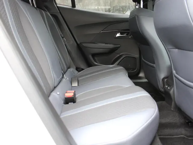 Peugeot 2008 1.2 PT Blue Lease Allure 2020 Benzine 14